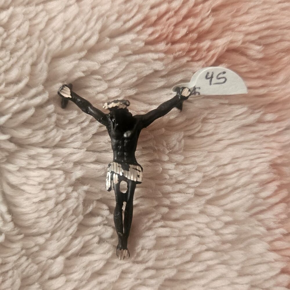 cristo negro de plata